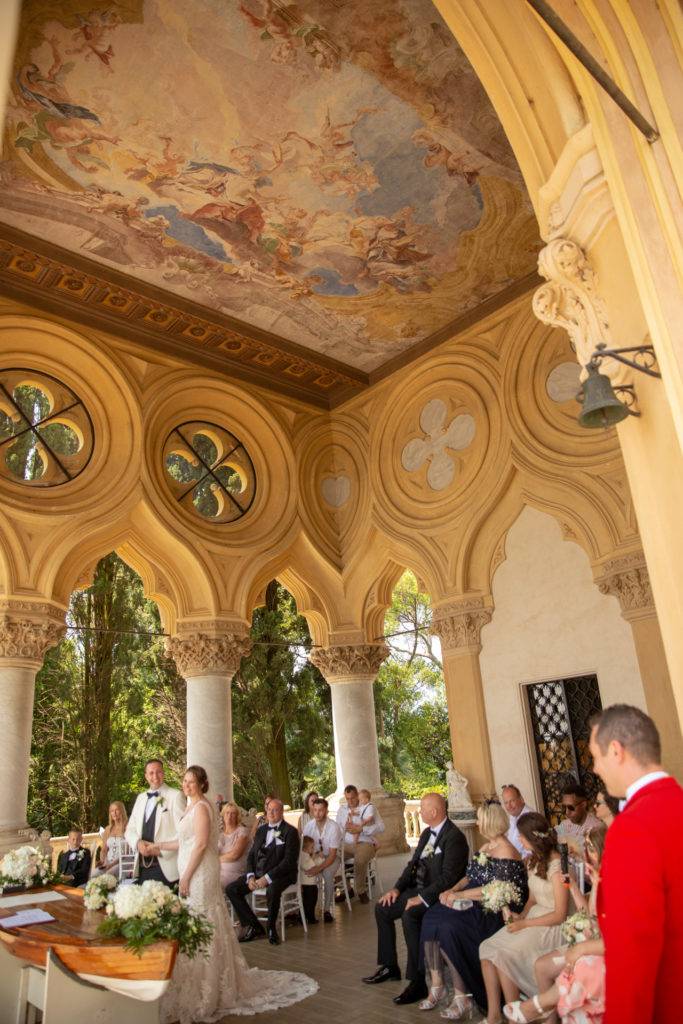Wedding ceremony on Isola del Garda
